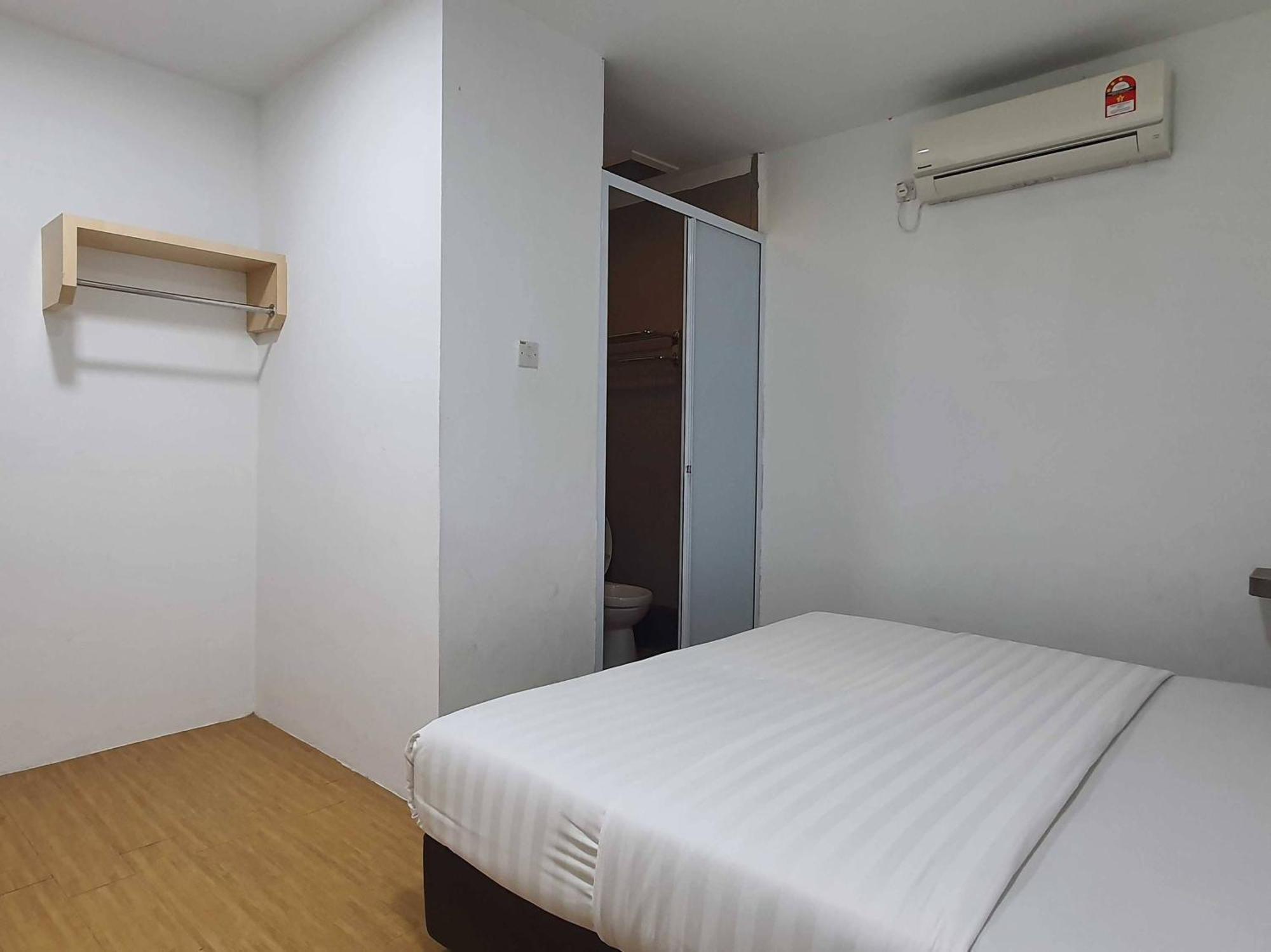 Oyo 91053 Signature Inn Miri Exterior foto