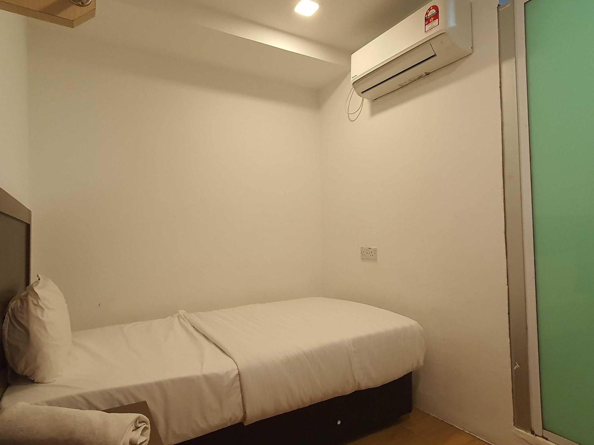 Oyo 91053 Signature Inn Miri Exterior foto